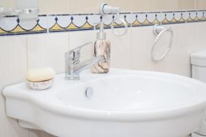 Breezy Lungomare Apartment