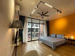Lighting Homestay OCP