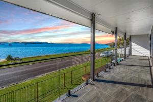 Peace In Paradise near Nelson Bay- waterviews, spa, adventures