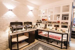 Ha Noi Crystal Pearl Hotel