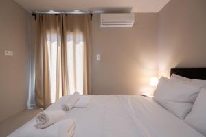 LIV - Deluxe 2BD Apartment in Athens