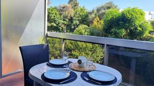 Appartement avec Piscine, Quartier calme proche centre et plages dAntibes