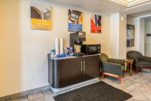 Econo Lodge Hot Springs South