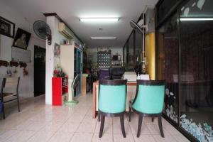 OYO 1004 Naklua Mansion