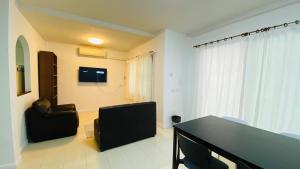Cozy 3 Bedroom Townhouse Phuket Town - Sleeps 7