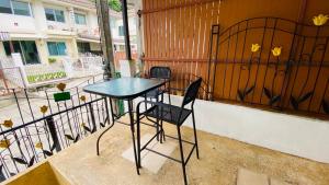 Cozy 3 Bedroom Townhouse Phuket Town - Sleeps 7
