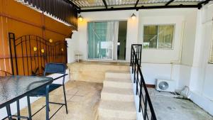 Cozy 3 Bedroom Townhouse Phuket Town - Sleeps 7