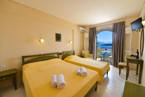 Triple Room with Sea View