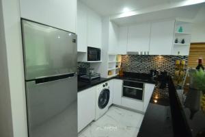 Cozy Retreat Near Beach and Pools