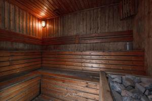 Cozy Retreat Near Beach and Pools