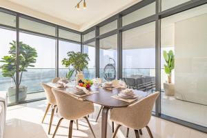 Luxury Stay, 3BR Palm View, Beach Vista