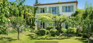 Villa de charme avec Piscine & Vue panoramique en plein Centre-ville dAix-en-Provence