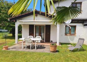 Süße Doppelhaushälfte, mit Garten und Parkplätzen