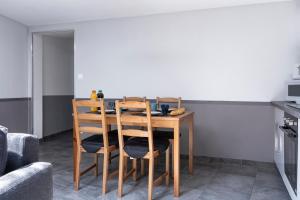 Maisons de vacances L'Escapade Mirabeau - Confort a 4 & animaux ok : photos des chambres