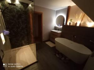 Sejours chez l'habitant Le jardin : photos des chambres