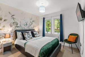 Chic York Getaway - Pool Table - Free Street Parking