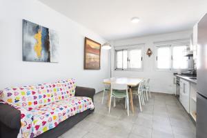 EK Puertito de Guimar Five Family