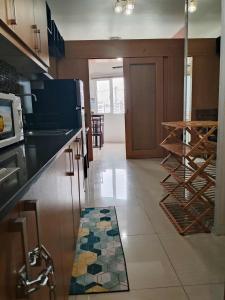 503-1queen bed 1-pull out 1-sofa bed 1- extra matressedsa view