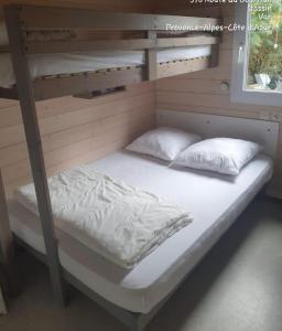 Chalets Chalet a Gassin au calme sous les pins : photos des chambres