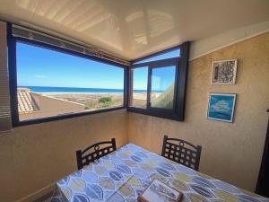 Maison T3 face à la mer, 4 pers, parking privé, plage ~500m, commerces proches - FR-1-81-72