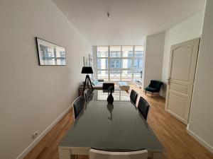 Grand appartement T2 proche plage avec wifi, ascenseur et cuisine équipée - FR-1-197-135