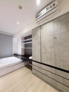 Chloe Stay - Sunrise City