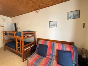 Studio à 2 pas de la plage, balcon vue mer latérale - FR-1-197-248