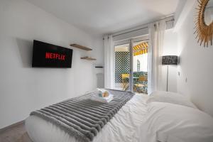 Reine Astrid Palm Beach Suite