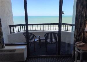 Deluxe Suite Oceanfront at Highly Sought-after Compass Cove Resort Pinnacle 7th Floor