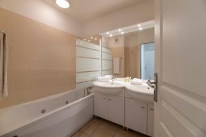 Appart'hotels Lagrange Vacances - Residence Jardin Mauresque : photos des chambres