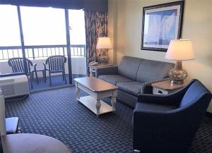 Deluxe Suite Oceanfront at Highly Sought-after Compass Cove Resort Pinnacle 7th Floor