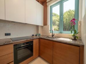 Villa Zvis Sea View with Private Pool & Peaceful Stay