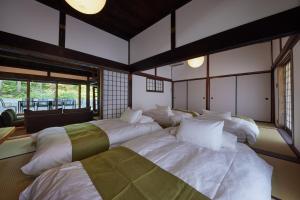 IZA cominca 有田邸