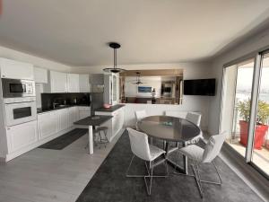 Appartement 2 chambres face plage avec parking, 3 étoiles - FR-1-197-376