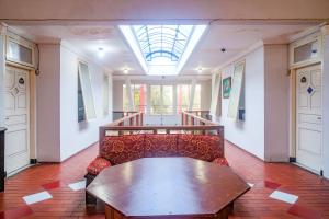 RedDoorz near Batik Tulis Celaket 2