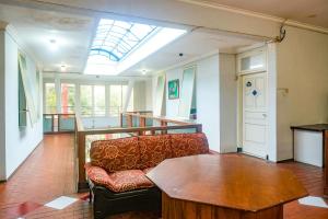 RedDoorz near Batik Tulis Celaket 2