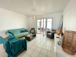 Maisons de vacances Maison charmante proche mer avec jardin, veranda et WIFI - Quartier La Sauzaie - FR-1-231-232 : photos des chambres