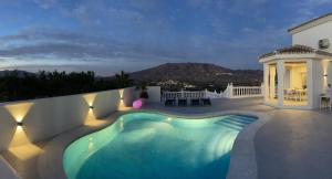 Huge luxury villa with stunning views