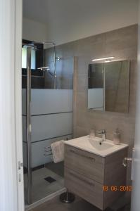 Appartements N3 Maison T2 climatise : photos des chambres