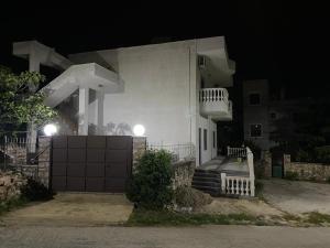 Vila Devis