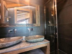 Chalet de luxe aux Gets avec jacuzzi et animaux admis, proche pistes - FR-1-598-89