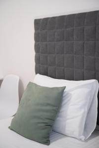 СВІТЛО Є ЗАВЖДИ апартаменти MYFREEDOM поруч із метро Вокзальна