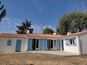 Maisons de vacances Maison 3* proche plage, foret et pistes cyclables avec jardin, barbecue et WIFI - FR-1-652-12 : photos des chambres