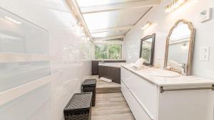 Villas Lake house - Charming Lakeview Villa : photos des chambres