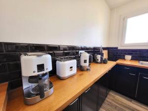 Appartement moderne rénové - Face mer - Terrasse - WiFi gratuit - FR-1-92-818