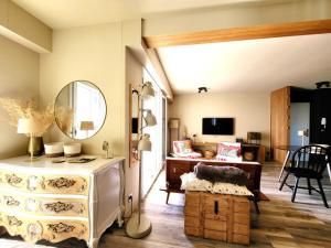 Appartements Appartement moderne renove - Face mer - Terrasse - WiFi gratuit - FR-1-92-818 : photos des chambres