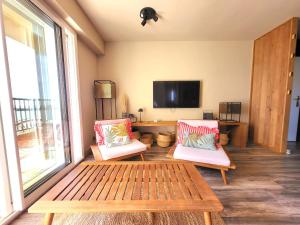 Appartements Appartement moderne renove - Face mer - Terrasse - WiFi gratuit - FR-1-92-818 : photos des chambres