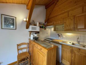 Appartement skis aux pieds, balcon exposé Sud-Ouest, 47 m², 3 pièces + cabine, 6 personnes - FR-1-733-12