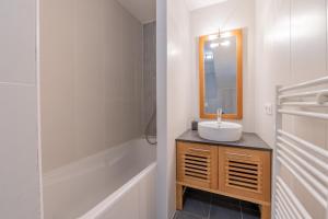 Appartements l-Ours Bleu A35 - Ski in Ski out - Happy Rentals : photos des chambres
