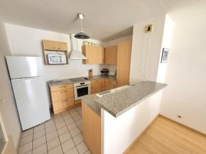 T2 avec Balcon, Parking Privé, à 800m de la Plage et 500m des Commerces - Les Sables dOlonne - FR-1-92-699